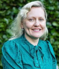 Eat With The Seasons (978-1-7399578-1-0)