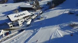 Von dort folgst du dem schmalen, teilweise extrem steilen weg zur kochelbergalm und dann bis zum parkplatz der hausbergbahn. Hotel Hausberg Garmisch Partenkirchen Holidaycheck Bayern Deutschland
