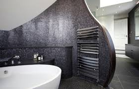 This towel rack is basically just a bunch of pallet boards placed in a frame. Inspiring Towel Rack Ideas For Your Boring Bathroom