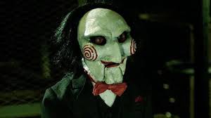 El asesino del puzle ha escapado misteriosamente de aquellos. Todas Las Polemicas De La Saga Saw Hasta La Llegada De Spiral El Huffpost Life