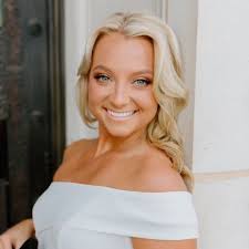 Camille Booth's Instagram, Twitter & Facebook