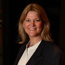 Na ruim 8 jaar advocatuur heb ik besloten mijn toga aan de wilgen te  hangen. Het is tijd voor iets nieuws. In augustus nam ik al afscheid van  mijn collega's in de