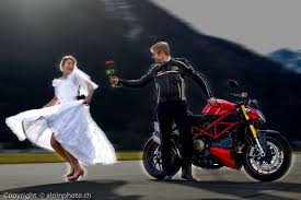 Hochzeitsantrag Mit Ducati Motorrad Ducati Ducati Motorrad Brautpaar