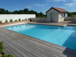 Plage De Piscine En Ipe Posee A Amboise Bardage Bois Exterieur Terrasse Bois Amenagement Exterieur