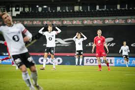 On 12 june, the norwegian football federation announced that a maximum of 200 home fans would be allowed to attend the upcoming seasons matches. Rbk Debatt Etter Seks Baklengs For Darlig Angrepsspill