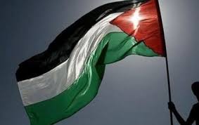قبل أيام رفع الآلاف علم فلسطين وسط سانتياغو عاصمة دولة تشيلي غرب القارة الأمريكية الجنوبية إحتفالاً بفوز فريقهم فلسطين وسط دولة فلسطين المحررة العزيزة الشامخة باذن الله وستبقون ترونه بعيداً وسنبقى بنفس القدر نراه دائماً قريباً باذن الله تعالى. ØªØ±Ø­ÙŠØ¨ ÙÙ„Ø³Ø·ÙŠÙ†ÙŠ Ø¨Ø±ÙØ¹ Ø¹Ù„Ù… ÙÙ„Ø³Ø·ÙŠÙ† Ø¹Ù„Ù‰ Ù…Ù‚Ø§Ø± Ø§Ù„Ø£Ù…Ù… Ø§Ù„Ù…ØªØ­Ø¯Ø© Alghad