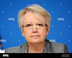 Annette Lambert's Instagram, Twitter & Facebook