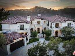 Maybe you would like to learn more about one of these? 3100 Benedict Canyon Dr Beverly Hills Ca 90210 Mls 19 504798 Zillow Beverly Hills Houses Beverly Hills Mansion Dream House Exterior