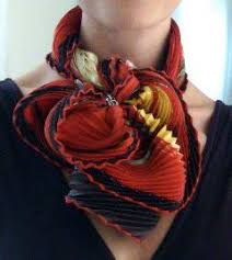 How To For A Plisse Flower Knot Ways To Wear A Scarf Scarf Tying Scarf Styles