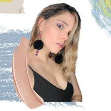 Jennie Fernandez's Instagram, Twitter & Facebook