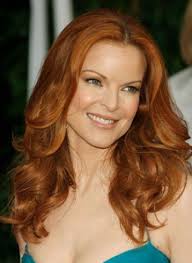 Her Zaman Cok Iyi Bir Secim Olarak Nitelenen Marcia Cross Un Sac Rengi Kuaforlerin Ilk Onerisi Marcia Nin Sac Rengi Ikonik Stilde Sac Ve Makyaj Kizil Sac Sac