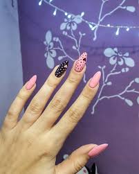 This nail design took advantage of the coffin shape to create a simple but pretty nail art. 21 Hot Pink And Black Nail Designs That Are Truly Amazing Checopie