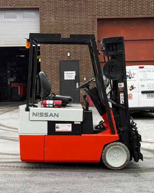 Nissan QX50 Forklift