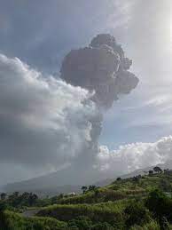 Around 16,000 people were forced to flee after scientists warned of magma movements close to the earth's surface. 2zf2mlx1i1e6dm