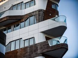 Ritiro mobili appartamento city life milano. Milano Citylife Nelle Residenze Hadid Il Cedro Di Lusso Sbiadito Divide Corriere It