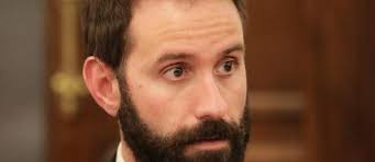 Pol Olivet Rivera: "Hace años que oímos sobre los peligros de  “robotización” de la profesión. La tecnología debe ser un aliado y la  abogacía debe adaptarse"