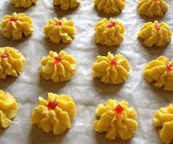 When the owner of a facebook group posted a link to recipe of biskuit semperit or biskuit dahlia, i studied with great interest as it is one of the most common cookies served during the 1970's and. Pin On Cakes Pastries