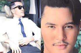 Ibu kandung dedah rupanya dato aliff syukri kini dalam kesūsahan! Biodata Dan Latar Belakang Usahawan Kosmetik Aliff Syukri Iluminasi
