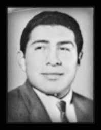 Happy happy birthday, Edison aka Eduardo aka Edgar aka Eddie. He is the  sweetest little boy and was such a good sport about these silly hats! Thank  you, Ruthy Wolfson for bringing