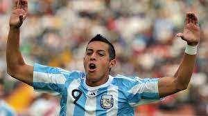 Rogelio gabriel funes mori (born 5 march 1991) is an argentine professional footballer who plays for liga mx club monterrey as a striker. El Argentino Rogelio Funes Mori Quiere Naturalizarse Para Jugar Con La Seleccion Mexicana Infobae