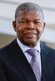 QUEM É O MAIS BONITO ?? 1- Abel Epalanga Chivukuvuku ✓ 1- Adalberto Costa  Júnior ✓ 3- Luís Castro✓ COMENTA AÍ ✍️👇👇👇