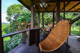 Book an entire vacation package with travelocity and save up to $537! Flee The City Check Out These Nearby Retreats For Your Next Weekend Getaway Expatgo