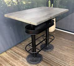 Table haute, extérieur/tabouret bar à dossier, extérieurmatériau 100% renouvelable (sauf fixations).nos exigences sont claires en ce qui concerne le bois : Industrial High Table Oakland