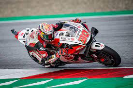 Takaaki nakagami akhirnya mendapat paket motor honda rc213v pabrikan, karena itu ia sekarang siap berjuang untuk gelar juara dunia motogp 2021. Motogp Takaaki Nakagami Lcr Rider Leading The Charge For Honda Everything Moto Racing