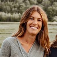 Laura Halpern's Instagram, Twitter & Facebook