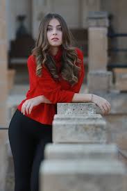 Atv kanalının yeni projesi hercai dizisinde yaren kimdir? Hercai Nin Yaren I Ilay Erkok Taninmaz Halde Galeri Magazin