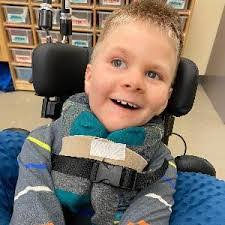 Amber Holmberg's Instagram, Twitter & Facebook