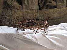 Une manière de braver notre condition, bien précaire, de simple mortel. Sainte Couronne Wikipedia