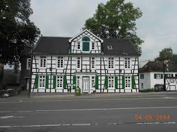 Nacheinander darin dünne pfannkuchen backen, sofort fest aufrollen und etwas auskühlen lassen. Pfannkuchenhaus 6 Bewertungen Wuppertal Barmen Uellendahler Str Golocal