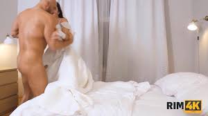 RIM4K. La nuit de noces est loin, mais le sexe et la masturbation sont ici.  regarder en ligne