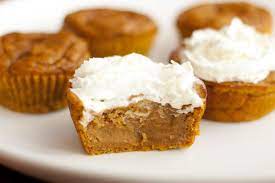 Irresistible Pumpkin Pie Cupcakes Desserts Pumpkin Recipes Pumpkin Pie Cupcakes