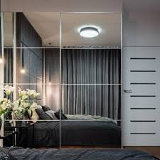 Une autre astuce pour donner une autre vision à notre placard est de décorer sa porte par du papier peint adhésif très facile à manipuler. Porte De Placard Et Dressing Sur Mesure Toulon Rangement Modulable Pour Dressing Bonifay Fr