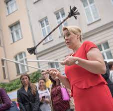 So will giffey junge nutzer besser schützen. Spd Ministerin Franziska Giffey Heiteres Wandeln Am Abgrund Welt