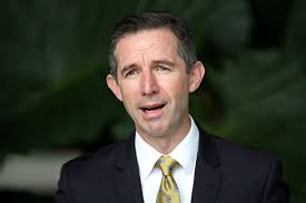 资深自由党议员伯明翰宣布将退出政坛| 参议员| 温和派| 保守派| 大纪元