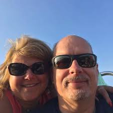 What are good areas to live and job opportunities in Cape Coral-Fort Myers?