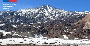 The volcano consists of 12 craters and a pyroclastic cone. Volcan Tupungatito Sernageomin