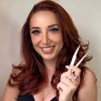 Taylor Hellmann's Instagram, Twitter & Facebook