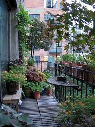 80 Best Small Apartment Balcony Decorating Ideas Small Balcony Garden Apartment Garden Balcony Design