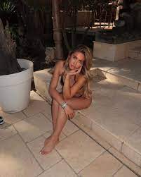 Shania Geiss: Im edlen Kleid lässt sie die Herzen der Fans hoher schlagen HD phone wallpaper