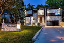 Captivating Contemporary House In Toronto Canada House Designs Exterior House Exterior Modern House