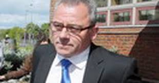 Cha của Terry đối mặt với tội phân biệt chủng tộc