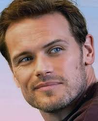 That face! 😍 What's your favorite feature eyes, smile or everything?