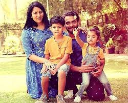 Srimurali Actor Height Weight Age Wife Biography More Starsunfolded Now he is going to enter the controversial house of ' 'bigg boss malayalam 1'' as a contestant. srimurali actor height weight age