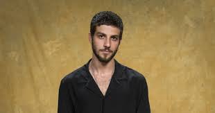Ouça músicas de chay suede como 'aos meus heróis', 'lobo mau', 'pra sempre', 'gatinha manhosa', 'mais perto', 'cara de rockstar' e todas as outras músicas. Chay Suede Usou Cabelo Com Corte Baixo E Visual Com Barba Para Interpretar O Personagem Icaro Na Novela Segundo Sol Purepeople
