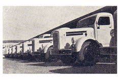 Caminhoes Scania Vabis Recem Montados Diante Da Fabrica Da Vemag Em 1954 Aguardam Serem Enviados Para As Revended Scania Caminhoes Grandes Caminhoes Vintage