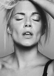 Black And White Celebrity Portraits Photography Sienna Miller By Mark Abrahams Celebrities Sienna Miller Portrait Celebrity Portraits